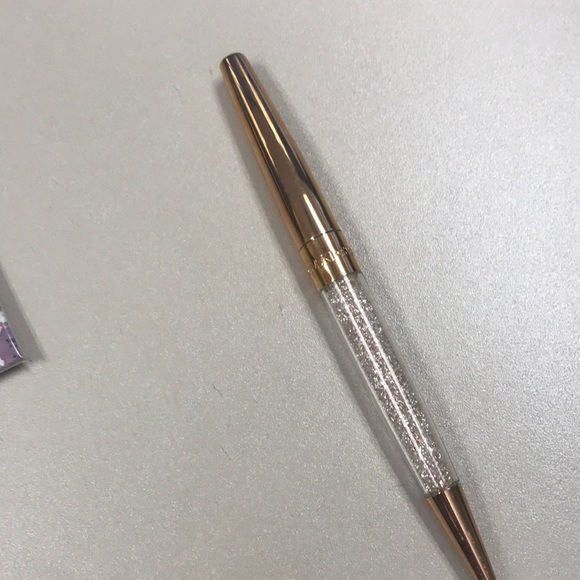 COPY - Swarovski RoseGold Pen - Picture 2 of 5